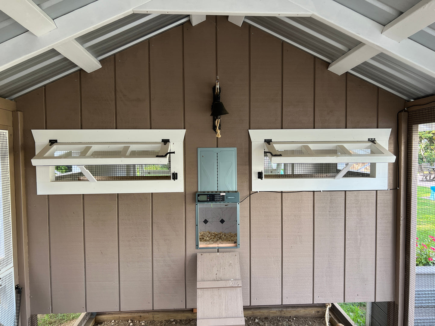 Dream Chicken Coop Build Plans / 8x12 Fully enclosed Chicken Coop And Run Project Plans